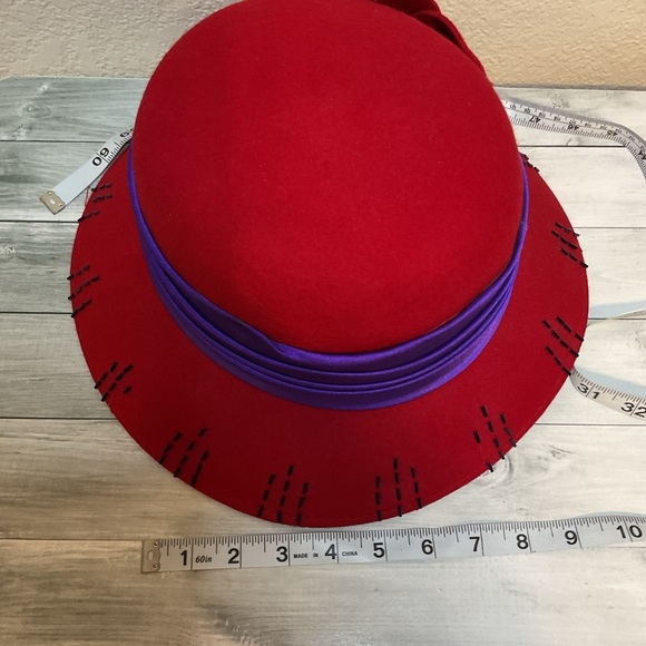 Vintage something special brimmed Red Purple Women\'s Hat beaded